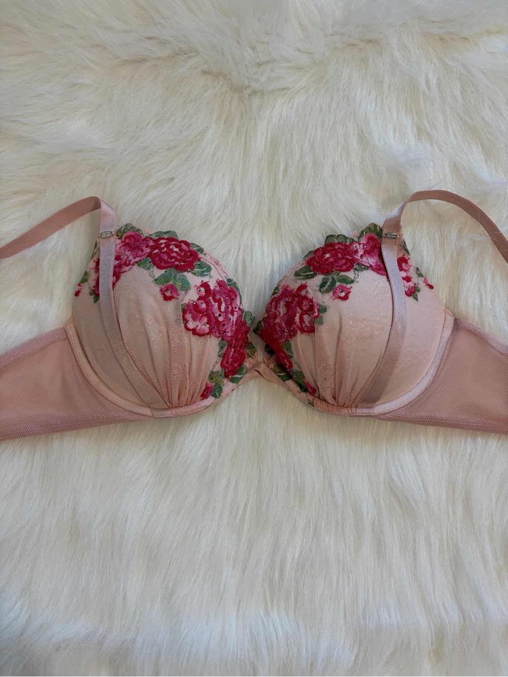 Vintage Victoria’s Secret Embroidered Roses Push Up Bra 36C